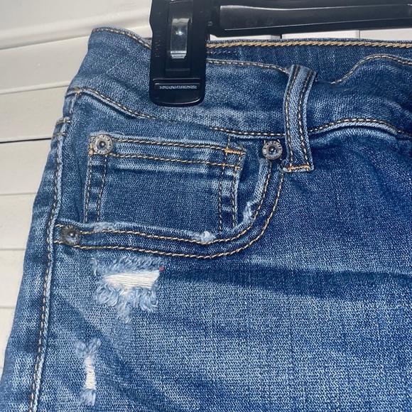 Blue Denim distressed jean shorts. Size 6 from American Eagle - Picture 3 of 4